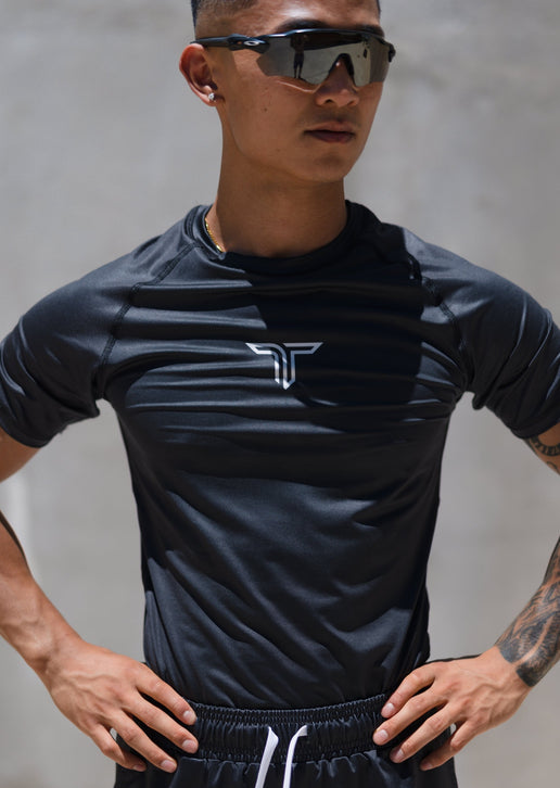 Essential Short-Sleeve Rashguard - Black